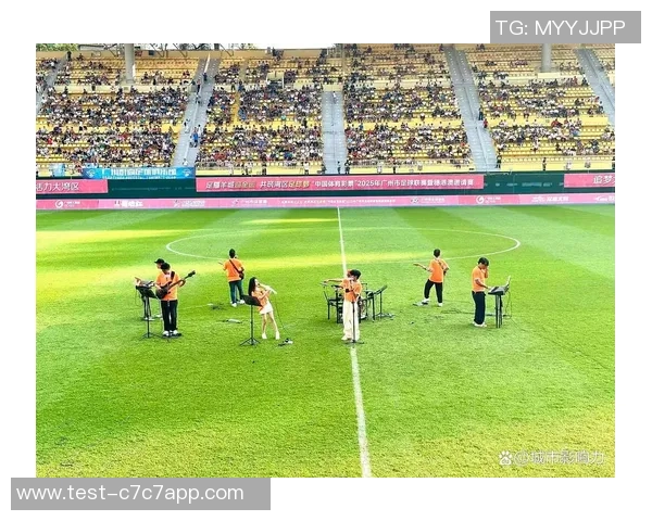 广州竞赛足球主持的魅力与挑战探讨及其对赛事氛围的影响分析 广州竞赛足球主持的魅力与挑战探讨及其对赛事氛围的影响分析