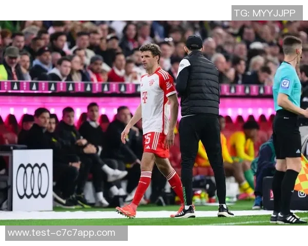 陕西足球之夜激情四溢球迷齐聚共庆足球盛宴